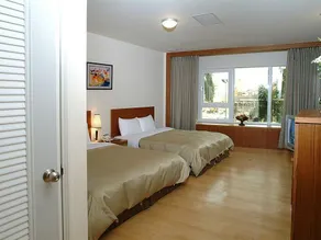 Takatama Hotel - Image 2