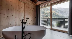 Nidaris - Luxury Private Spa Suites - Image 4