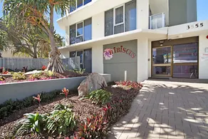 Hibiscus on the Beach Apartment - Image 2