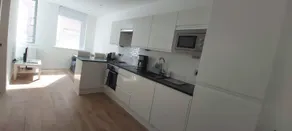 Reading City-Vew Apartment - Image 2
