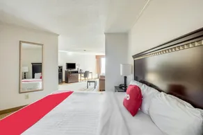QUALITY INN & SUITES - Image 2