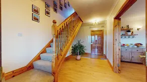 Ross Beach Family Farmhouse B&B - Image 3