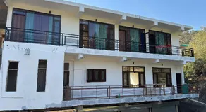Giri River Side View Stay & Café - Image 4
