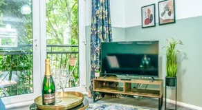 Pipkin Place Serviced Apartment Coventry - Image 2