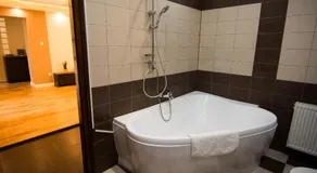 Cork Apartman - Image 4
