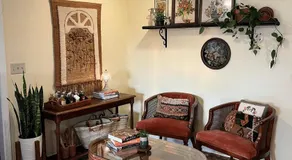 Bird's Nest- Perfect Retreat for 2, Studio Above Bakery, Dogs! - Image 4