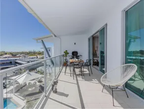 The Top Deck Retreat Ballina - Image 5