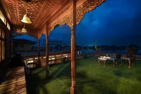 WelcomHeritage Gurkha Houseboats - Image 4