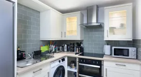 Perfect 3 Bedroom Accommodation for Contractors! - Image 3