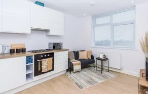 1 Bed Apartment in Aylesbury, by ARP HOMES, Town Centre, Perfect Location for Business & Long Stays - Image 3