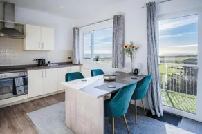 The Penthouse - 1 Bedroom Apartment - Ocean Breeze - Image 3