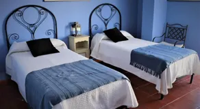 Hostal Arco Plaza - Image 2