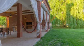 Garden Holiday Home - Image 4