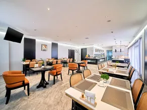 Yuewei Zhi Rong Hotel (Chaoyang Avenue Wanbo Plaza Branch) - Image 5