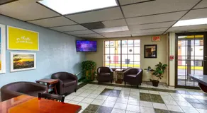 Executive Inn & Suites - Image 4