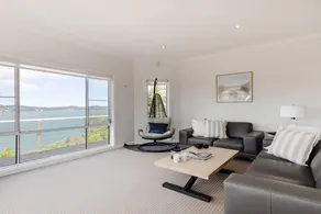 Metawise Stylish 2-Bedroom Home with Easy CBD Ac - Image 2