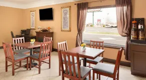 Days Inn by Wyndham Anderson IN - Image 3