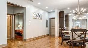 Chic Atlanta Home: Close to Downtown & Stadiums - Image 3
