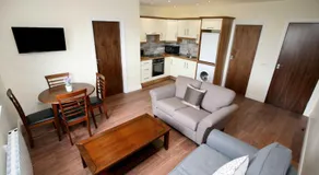 Harbour front apartments - Image 2
