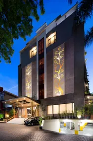 Hemangini Hotel Bandung - Image 2