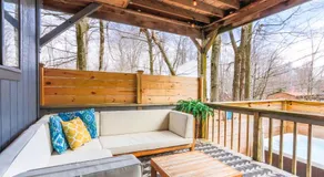 HGTV Quality Chalet Hot Tub Outdoor Haven - Image 3