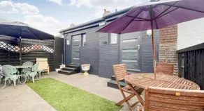 House 1905 - Self Catering Serviced Apartment - Image 4