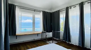 Hiraeth island home - Image 2