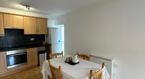 Bridge View Apartment - Image 4