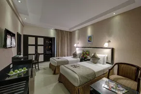 Palm Beach Hotel - Image 4