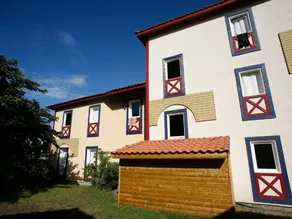 Maison charmante à Soustons avec piscine et jardin - Image 3