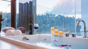 Yunshang Time Lake View Hot Spring Resort Homestay (Heshun Branch) - Image 3