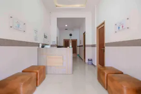 RedDoorz Syariah near Kota Cinema Mall Jatiasih - Image 4