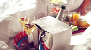Saint SHERMIN bed breakfast & champagne - Image 2