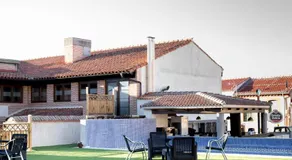 El Mudéjar Casa Histórica con Piscina Privada para Grupos - Image 3