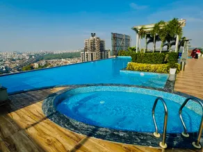 Golden Suites Grand Anukampa - Image 2
