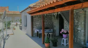 Stone House - Image 4