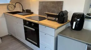 Sky Studio Apartment 1,5 Zimmer für 4 Leute Zentral 35qm S-Bahn Mercedes Benz - Image 3