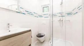 Bowery Guest Houses - Árnyas vendégházak - jakuzzi használattal - Image 2