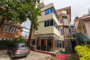 OYO 611 Hotel Everest Regency - Image 5