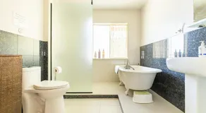 Alta Peak House - Image 2
