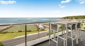 Strangeways Stays -Slps 10 4 Bdrm Oceanview - Image 4