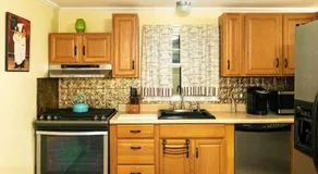 Spacious 4BR Home near Water Park, Pond & Beaches - Image 4
