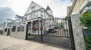 Bright & Spacious 4BR & 2BA Boston Apt - Bathtub, Free Parking near Red Line 802 - Image 5