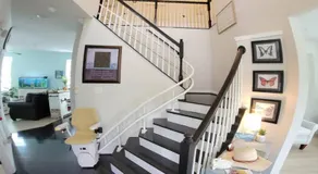 Spacious 5BR w/parking near DC Sleeps 12 - Image 3