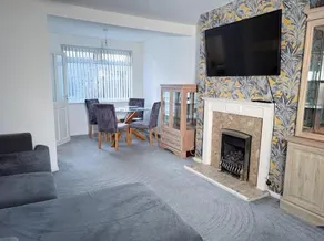 Contractor Friendly 3 Bedroom House Sleeps 5 with Free Parking - Image 5