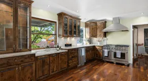Luxury Wine Country Cigar Lounge King Suite BBQ - Image 5