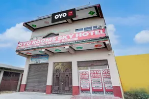SPOT ON Sky Hotel - Image 3
