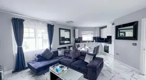 2 Double Bedroom Apartment in Edgware, London - Image 2