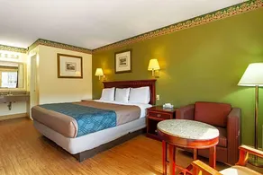 Rodeway Inn Waco - Image 5