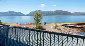 Holly Tree Hotel, Swimming Pool & Hot Tub - Image 2
